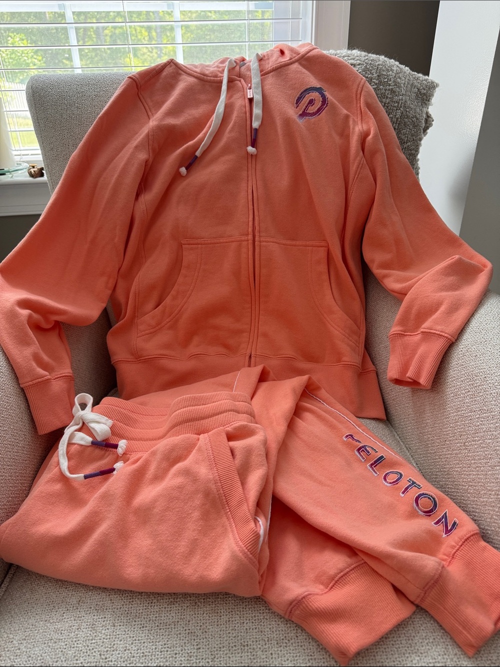 🧡Peloton Zip Hoodie & Jogger Set🧡